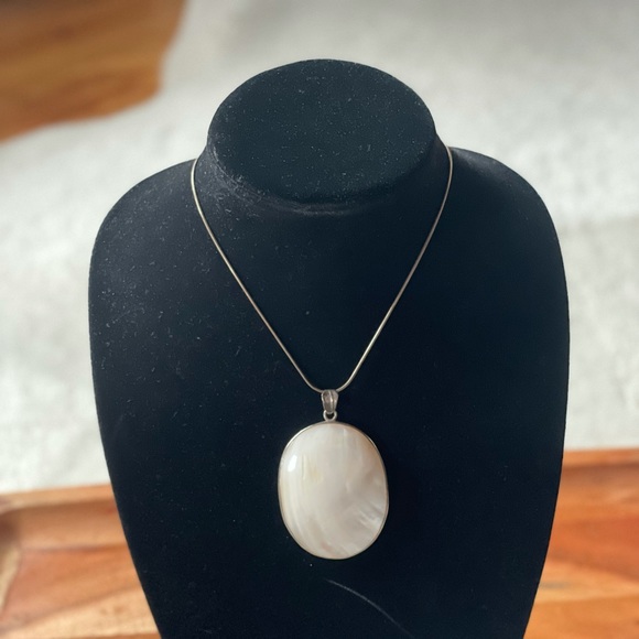 Vintage | Mother Of Pearl Statement Necklace - Picture 1 of 17